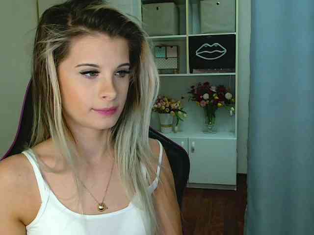 KristineNatural webcam