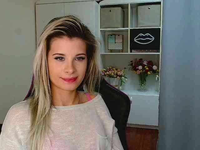 KristineNatural webcam