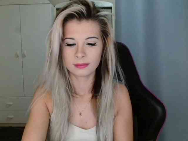 KristineNatural webcam