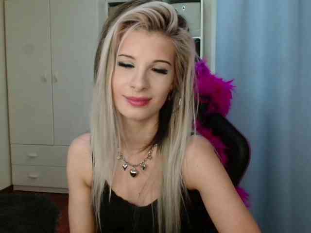 KristineNatural webcam