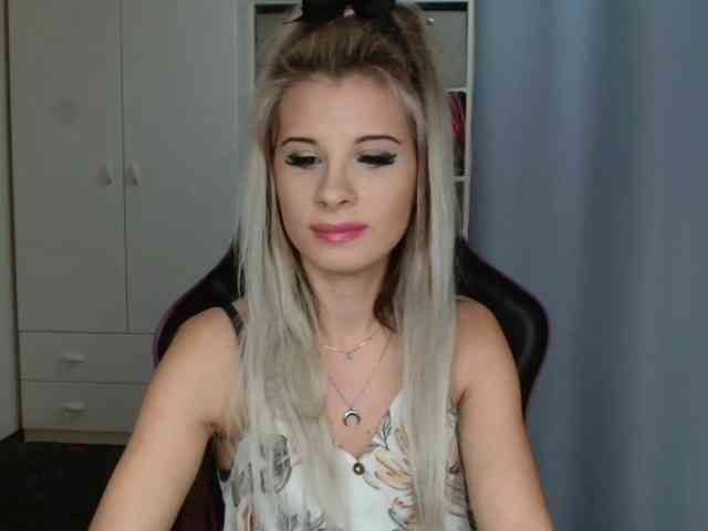 KristineNatural webcam