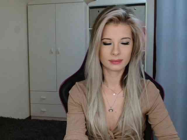 KristineNatural webcam
