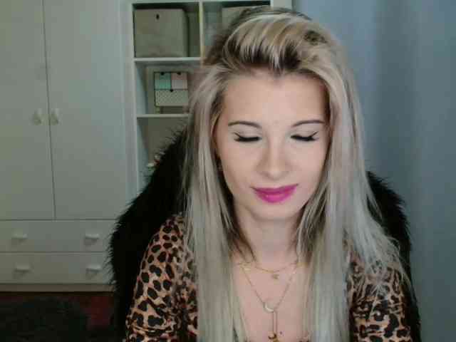 KristineNatural webcam