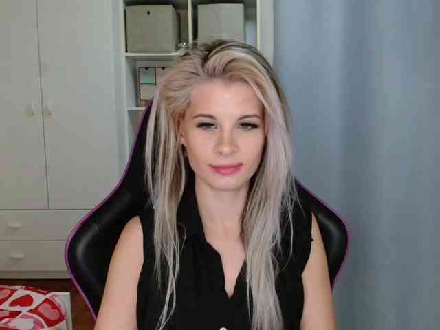 KristineNatural webcam