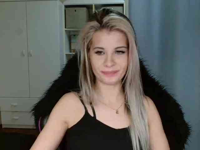 KristineNatural webcam