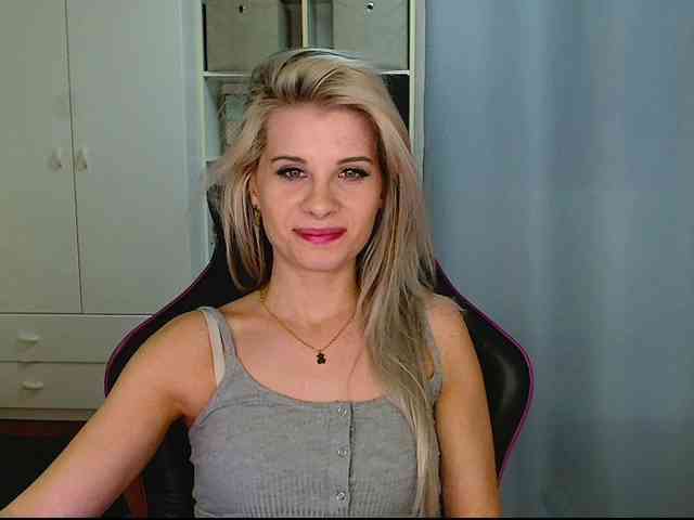 KristineNatural webcam