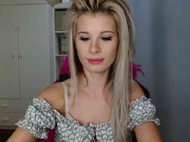 KristineNatural webcam