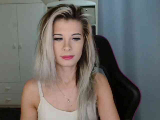 KristineNatural webcam