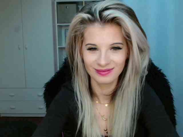 KristineNatural webcam