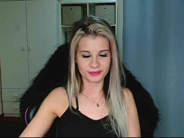 KristineNatural webcam