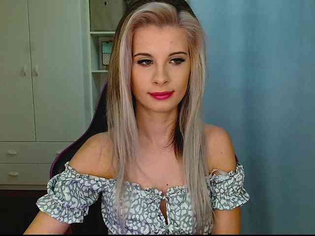 KristineNatural webcam