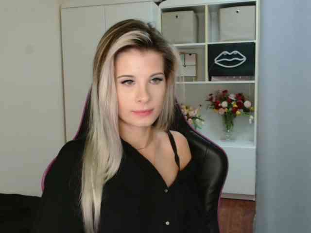 KristineNatural webcam