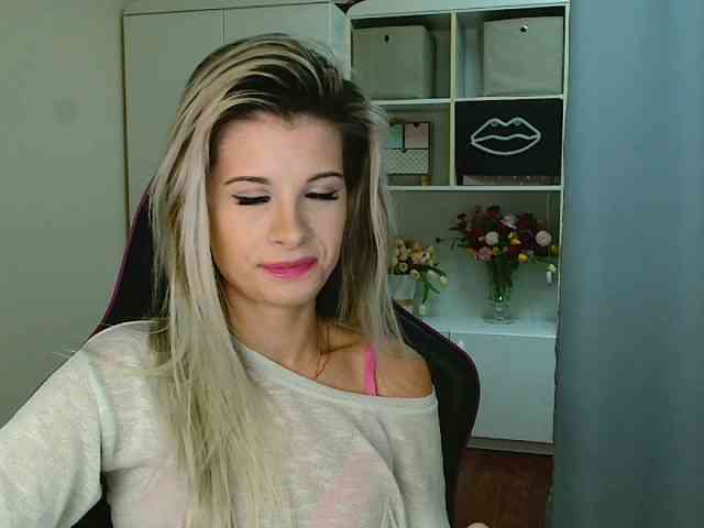 KristineNatural webcam