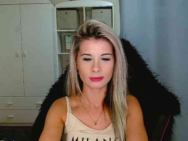 KristineNatural webcam