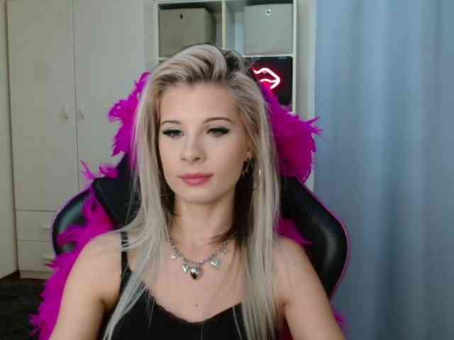 KristineNatural webcam
