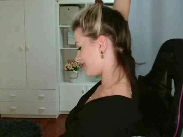 KristineNatural webcam