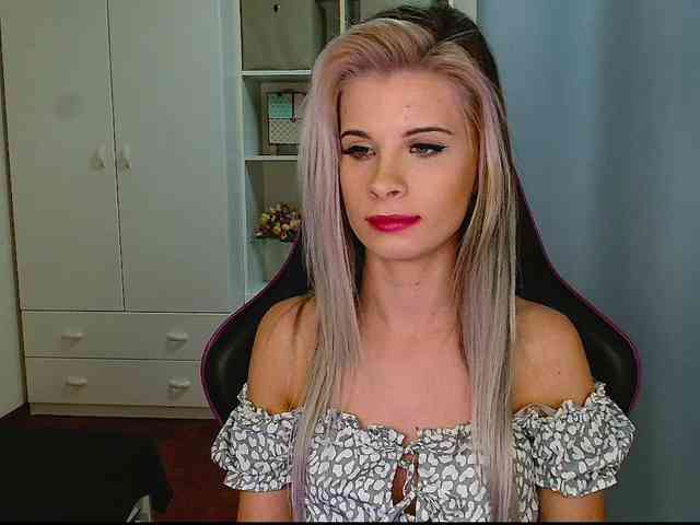 KristineNatural webcam