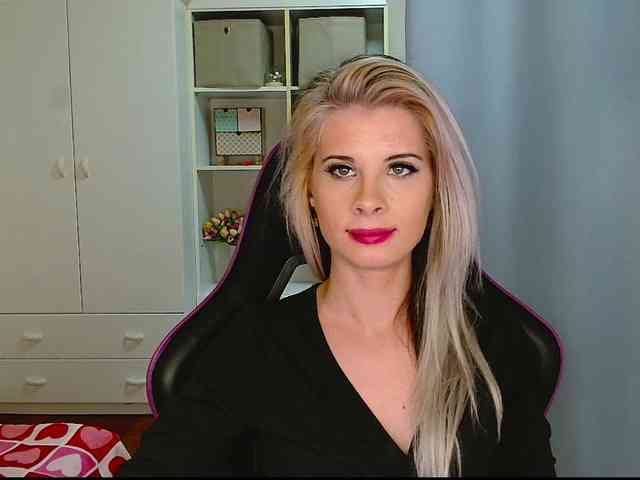 KristineNatural webcam