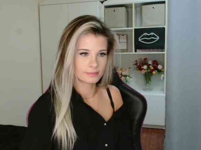 KristineNatural webcam