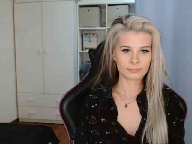 KristineNatural webcam