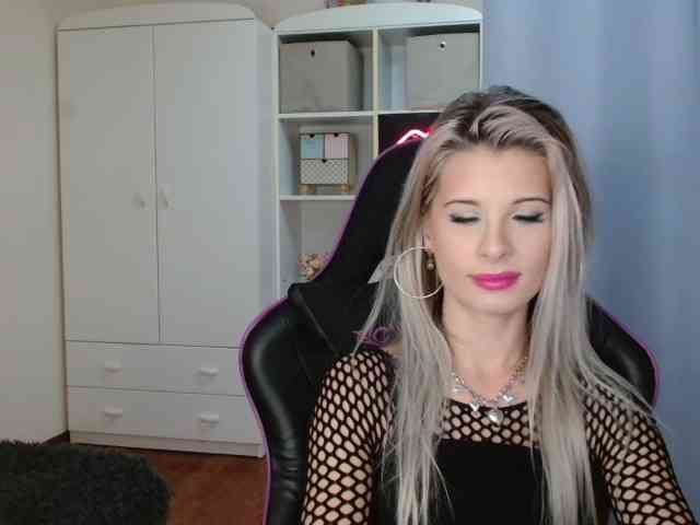 KristineNatural webcam