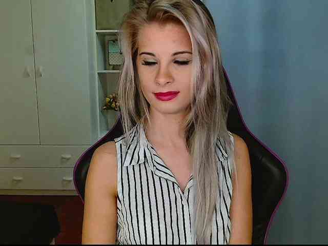 KristineNatural webcam