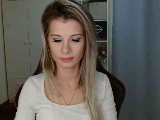 KristineNatural webcam