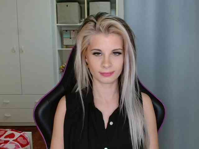 KristineNatural webcam