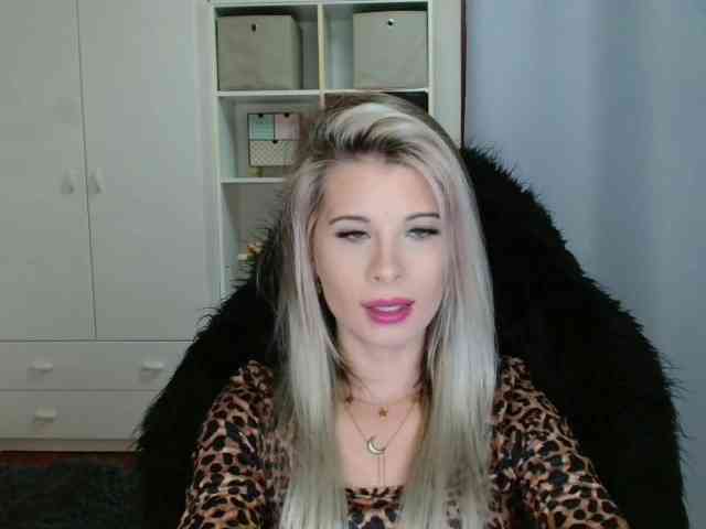 KristineNatural webcam