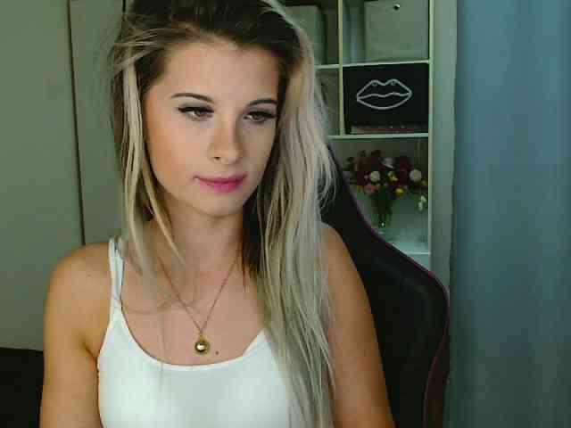 KristineNatural webcam