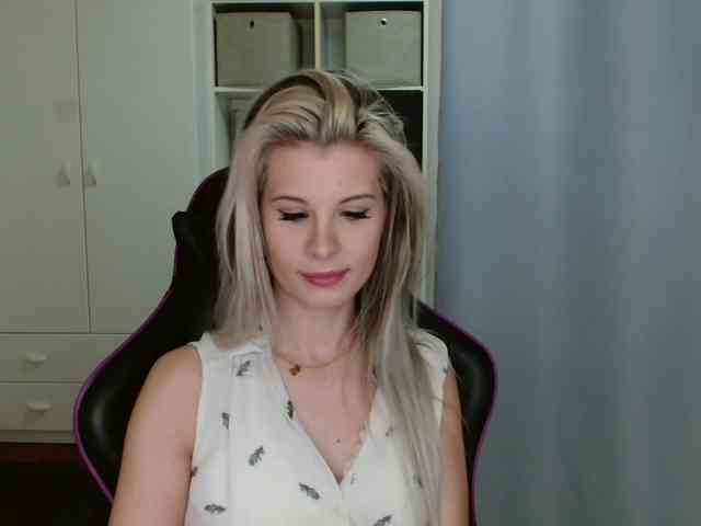 KristineNatural webcam