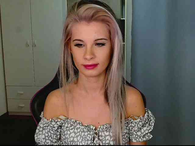 KristineNatural webcam