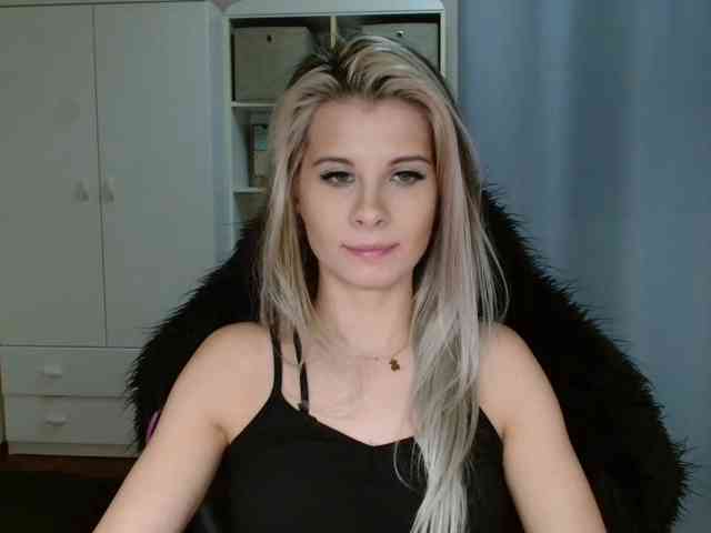 KristineNatural webcam