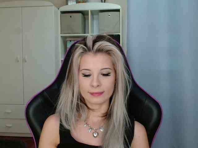 KristineNatural webcam