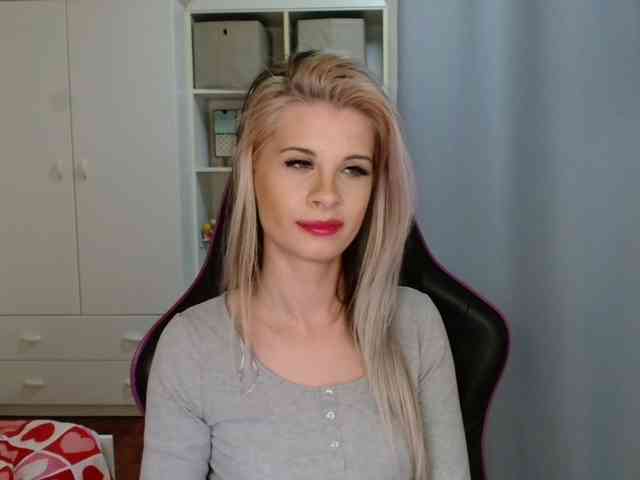 KristineNatural webcam