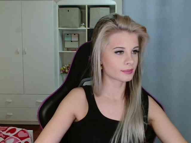 KristineNatural webcam