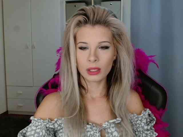 KristineNatural webcam