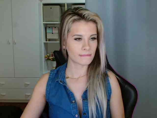 KristineNatural webcam