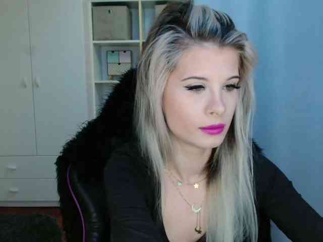 KristineNatural webcam