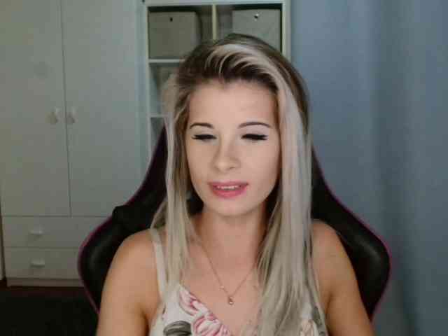 KristineNatural webcam