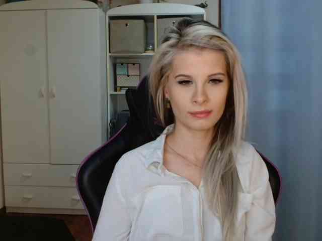 KristineNatural webcam