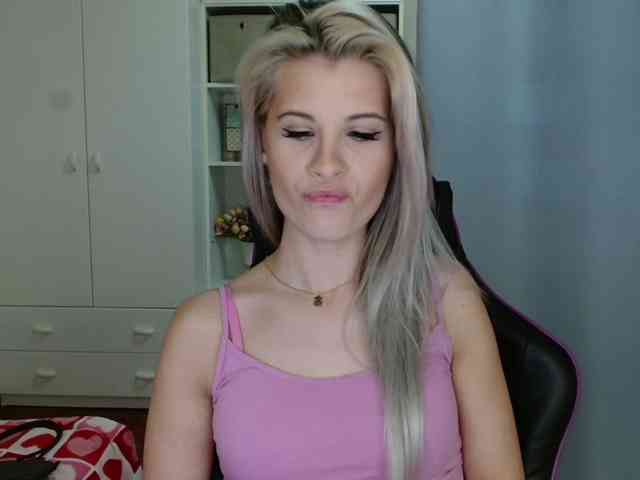 KristineNatural webcam