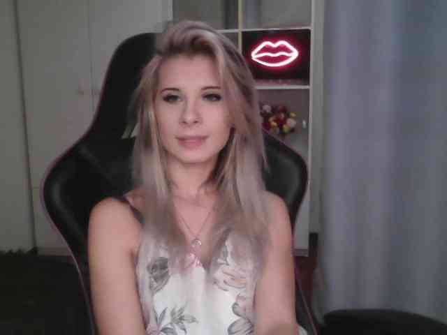 KristineNatural webcam