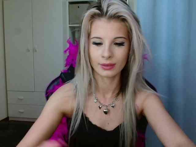KristineNatural webcam