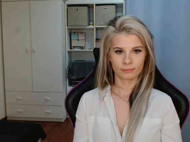 KristineNatural webcam