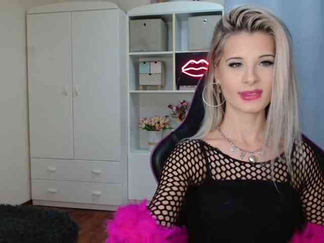 KristineNatural webcam