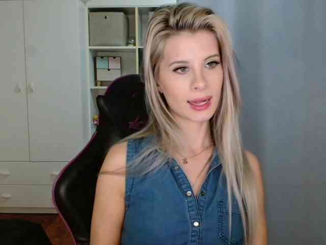 KristineNatural webcam