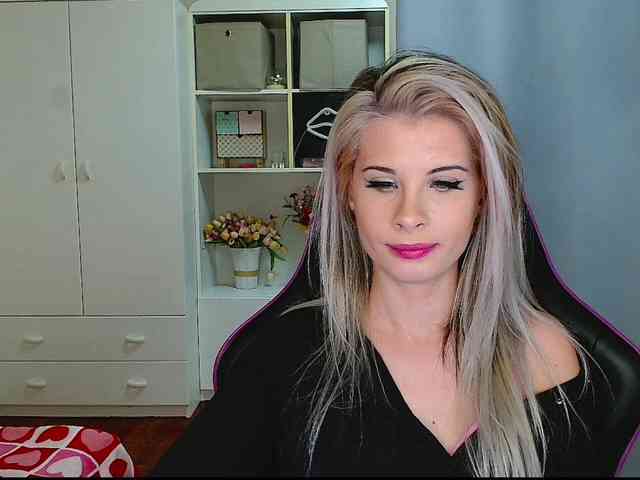 KristineNatural webcam