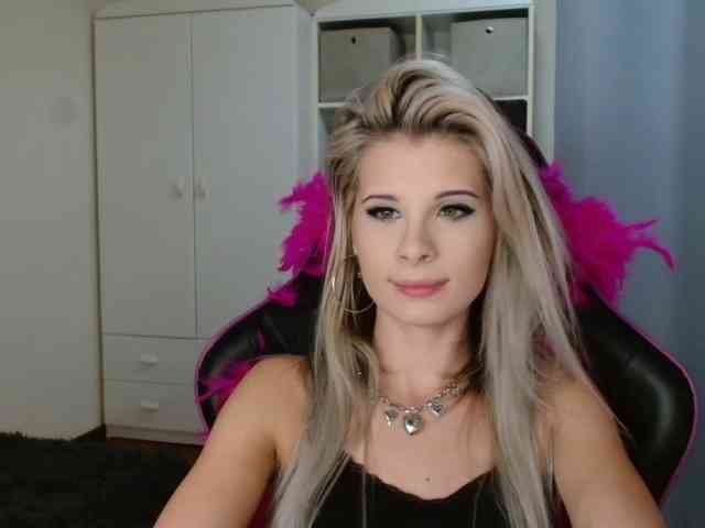 KristineNatural webcam