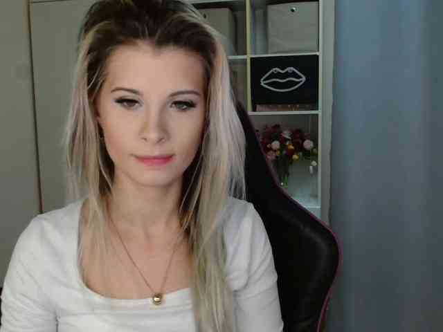 KristineNatural webcam
